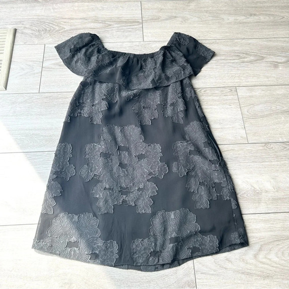 Aritzia Wilfred Mini Dress Floral Applique Off The Shoulders Lace  in Black - Picture 13 of 14